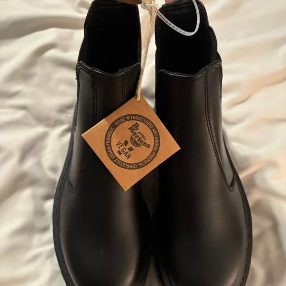 DOC MARTEN VEGAN PLATFORM BOOTS - Picture 2 of 4